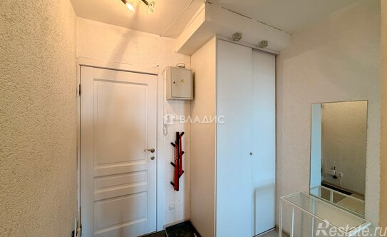 Продажа 1-комн квартиры на вторичном рынке Им Свердлова пгт, 1-й мкр,  д. 9