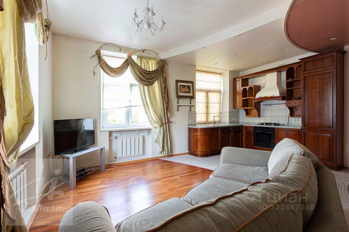 Продажа 3-комн квартиры на вторичном рынке Кутузовский проезд, 4