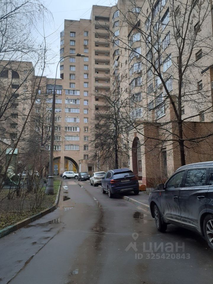 Продажа 3-комн квартиры на вторичном рынке Новогиреевская улица, 54