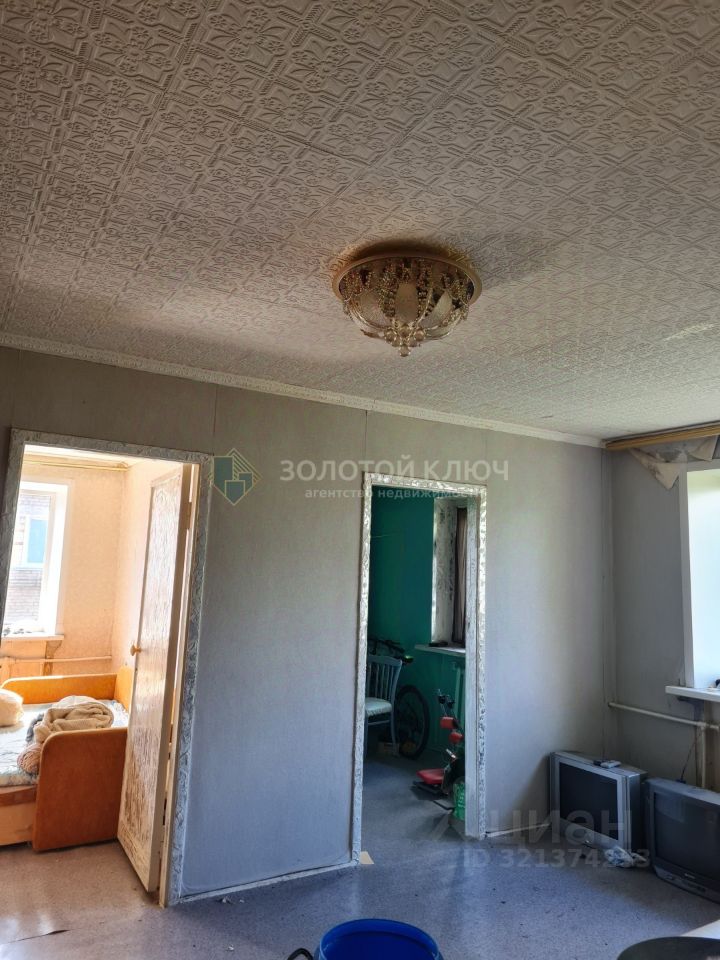 Продажа 4-комн квартиры на вторичном рынке Запрудня пгт, улица Карла Маркса, 17