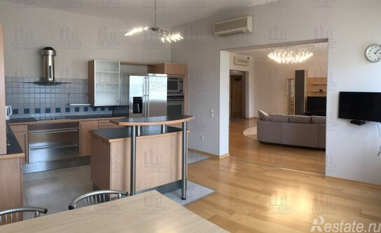 Аренда 4-комн квартиры на вторичном рынке Воскресенская набережная,  д. 12