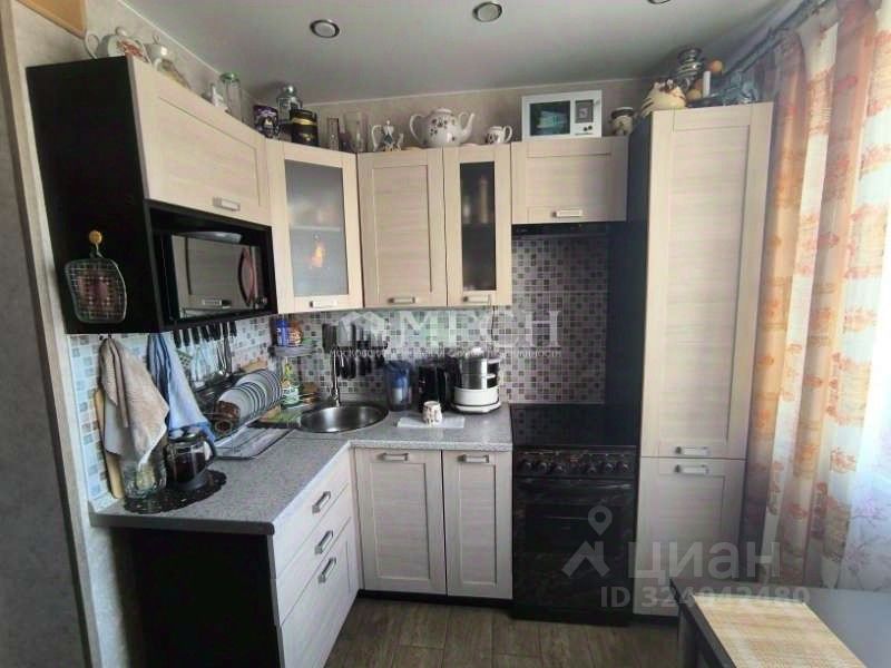 Продажа 3-комн квартиры на вторичном рынке Старонародная улица, 4