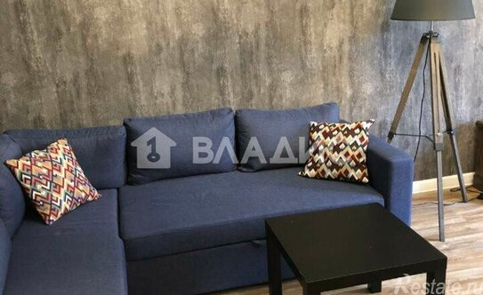 Продажа 1-комн квартиры на вторичном рынке Малахитовая улица,  д. 8 к2