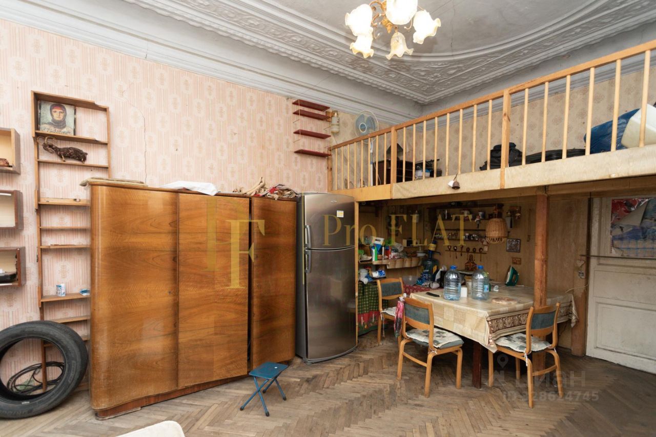 Продажа 6-комн квартиры на вторичном рынке Социалистическая улица, 3