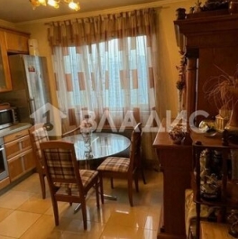 Продажа 3-комн квартиры на вторичном рынке Осенний б-р,  д. 10,  к. 2