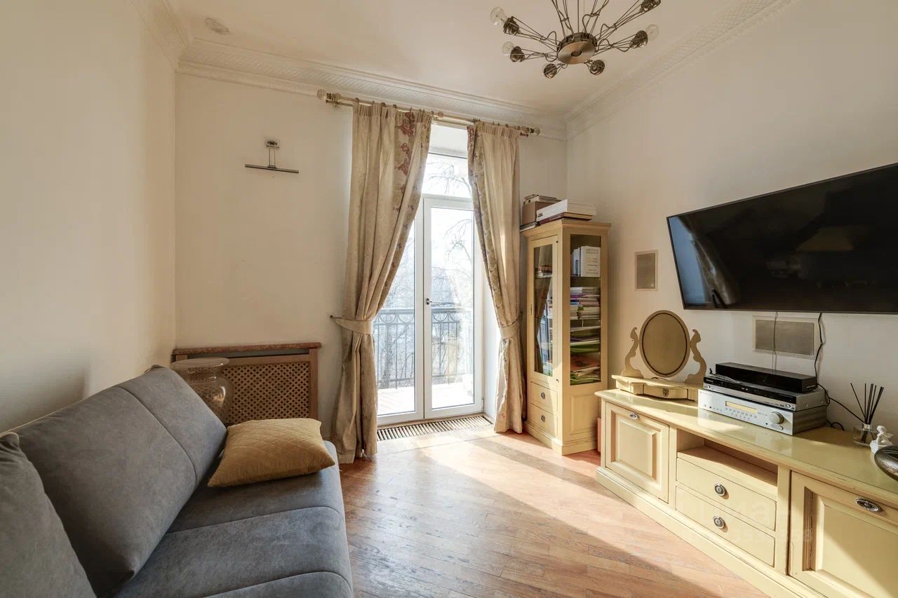 Продажа 2-комн квартиры на вторичном рынке улица Литвина-Седого, 7А