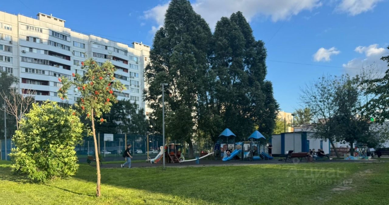 Продажа 2-комн квартиры на вторичном рынке Вешняковская улица, 11К1