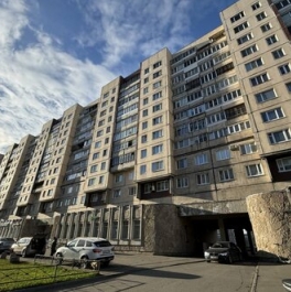 Продажа 3-комн квартиры на вторичном рынке Колпино г, Ижорского Батальона ул,  д. 7