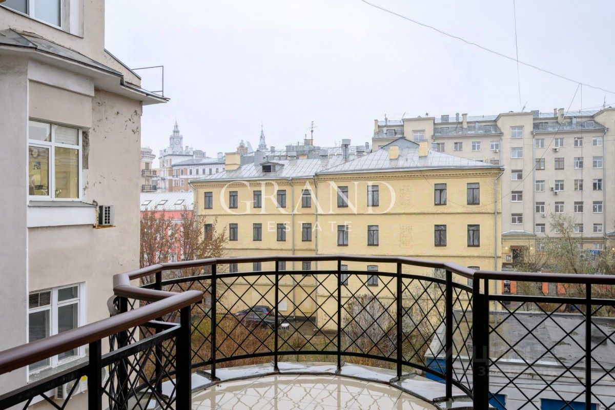 Продажа 1-комн квартиры на вторичном рынке переулок Луков, 8