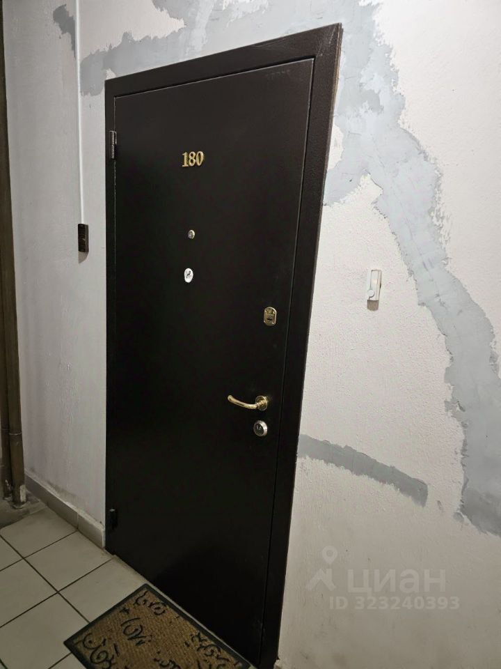 Продажа 2-комн квартиры на вторичном рынке д. Малые Вяземы, Петровское шоссе, 5