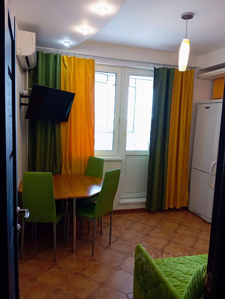 Продажа 1-комн квартиры на вторичном рынке Производственная улица, 4