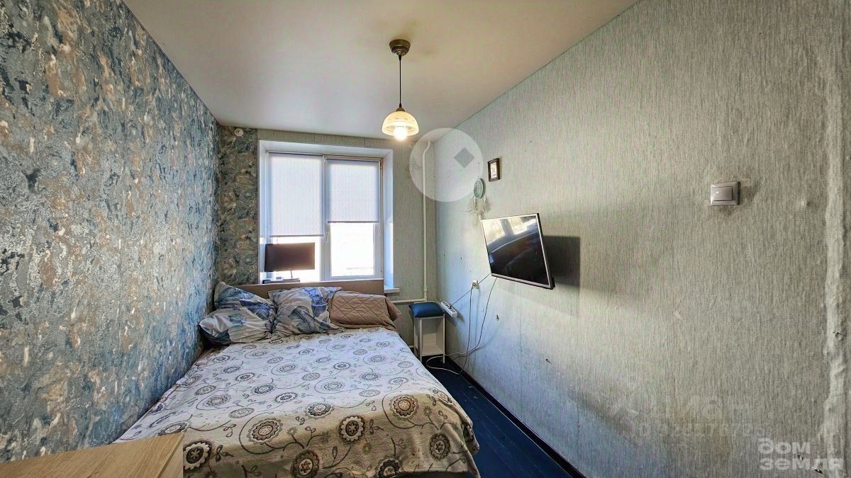 Продажа 3-комн квартиры на вторичном рынке Отрадное, Вокзальная улица, 5