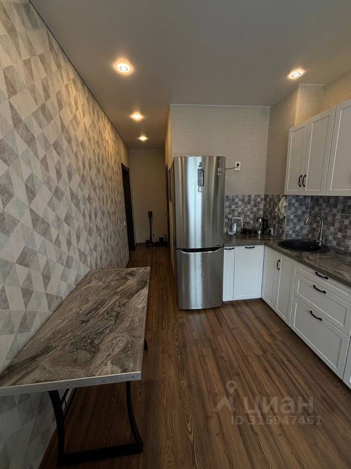 Продажа 1-комн квартиры на вторичном рынке Голубое пгт, улица Трехсвятская, 6