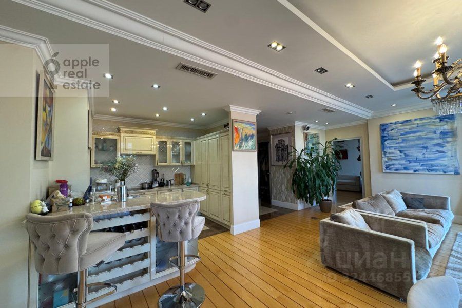 Продажа 3-комн квартиры на вторичном рынке Авиационная улица, 79В