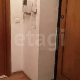 Продажа 2-комн квартиры на вторичном рынке Молодёжная улица,  д. 3