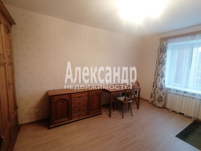 Аренда 2-комн квартиры на вторичном рынке Асафьева ул. ,  д. 8