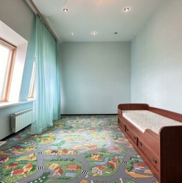 Продажа 4-комн квартиры на вторичном рынке Дыбенко ул,  д. 21,  к. 3