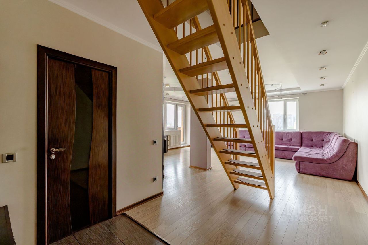 Продажа 4-комн квартиры на вторичном рынке Перовская улица, 20