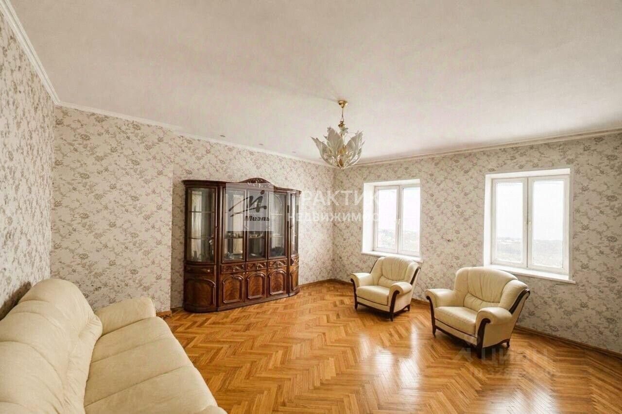 Продажа 2-комн квартиры на вторичном рынке улица Павла Андреева, 28К4