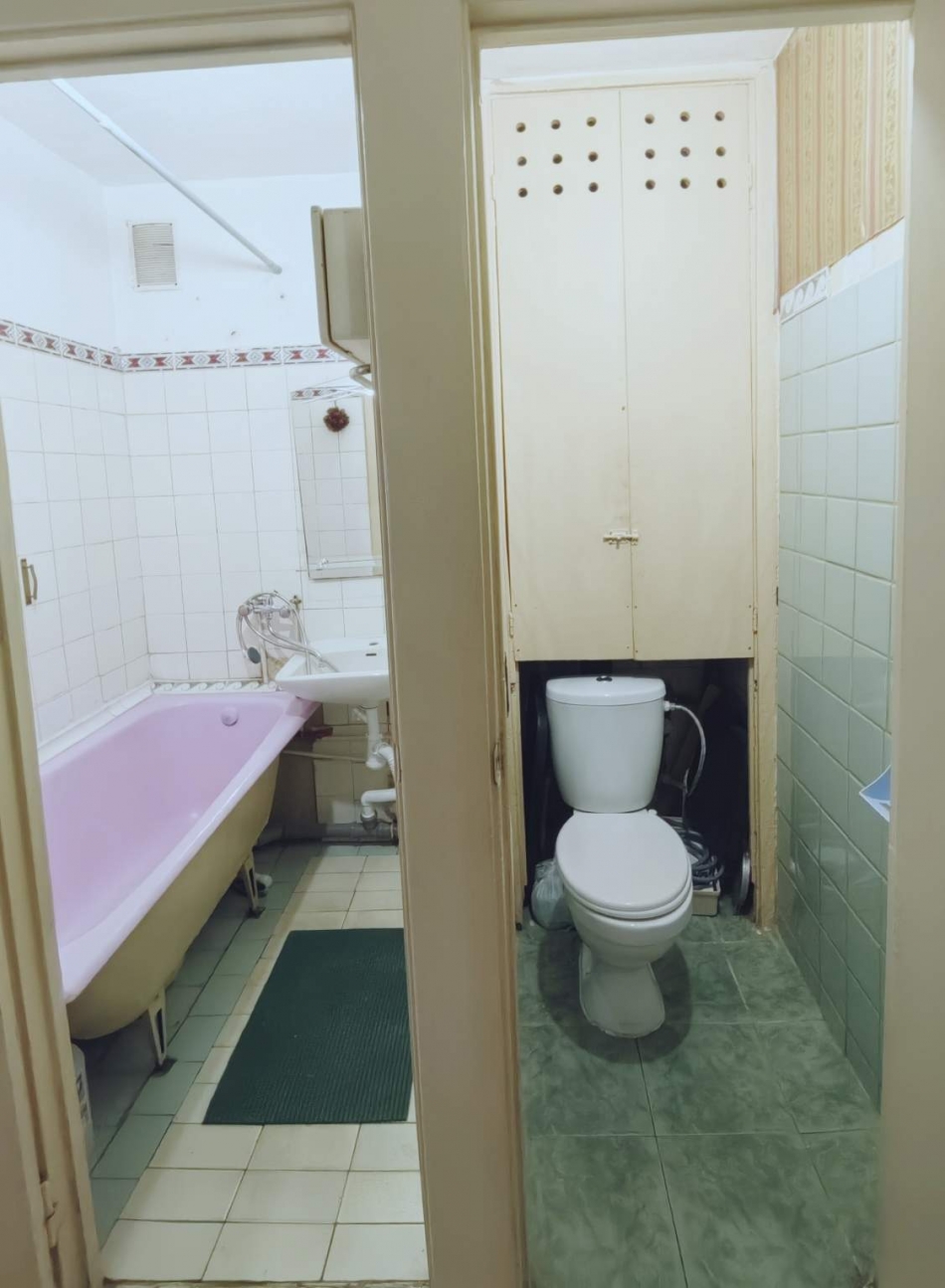 Продажа 2-комн квартиры на вторичном рынке Бурцева улица,  д. 19