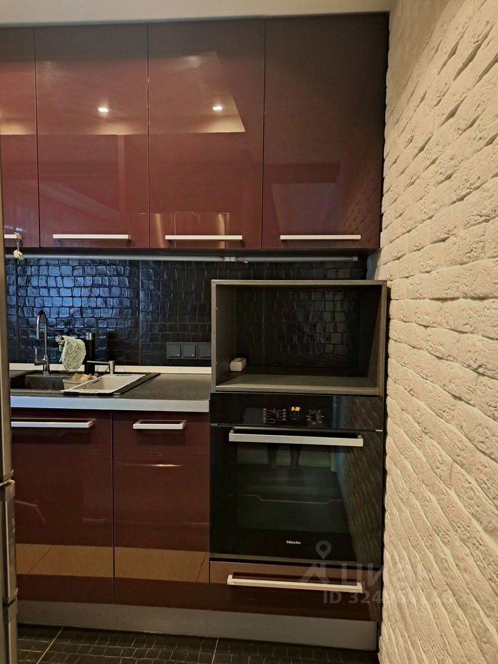 Продажа 2-комн квартиры на вторичном рынке Новоколомяжский проспект, 21