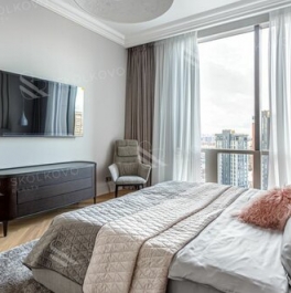 Продажа 4-комн квартиры на вторичном рынке ул Мосфильмовская,  д. 8,  к. 1