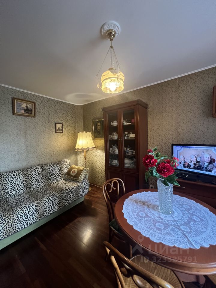 Продажа 3-комн квартиры на вторичном рынке Южный мкр, улица Московская, 21