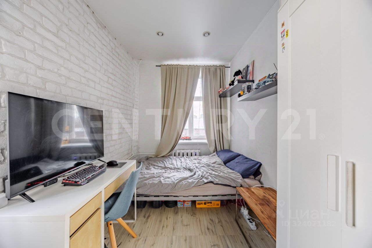 Продажа 4-комн квартиры на вторичном рынке улица Черняховского, 27