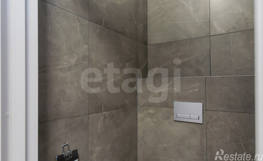 Продажа 2-комн квартиры на вторичном рынке улица Дыбенко,  д. 3 с1