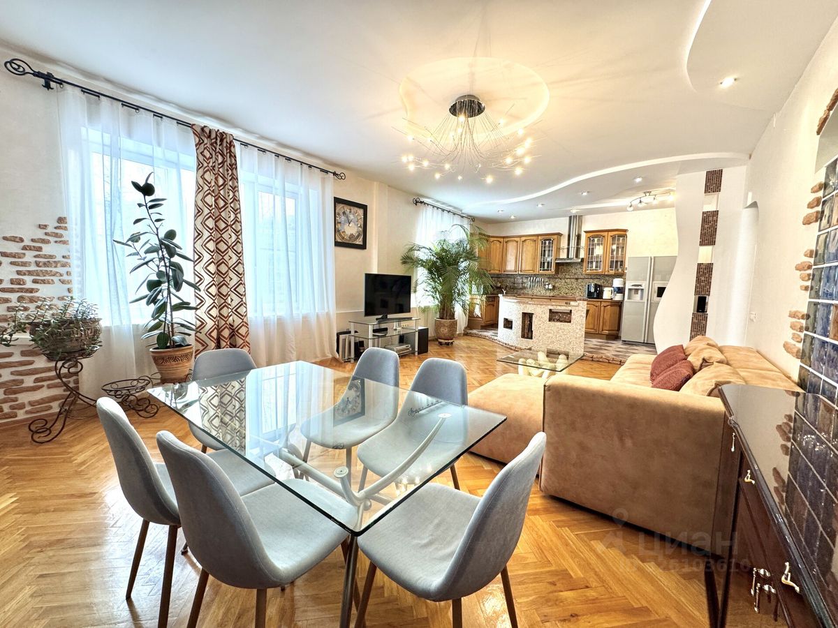 Продажа 4-комн квартиры на вторичном рынке Студенческая улица, 35
