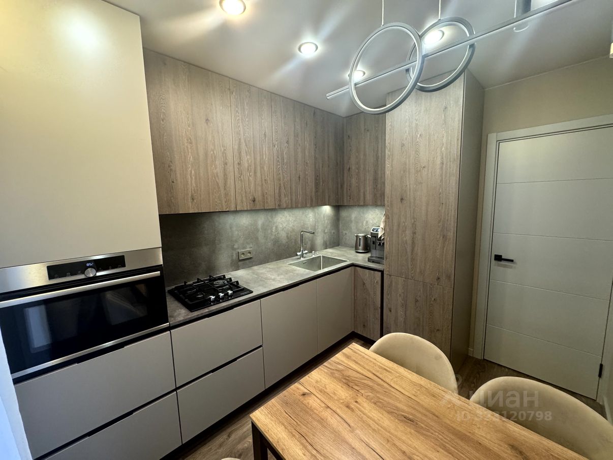 Продажа 2-комн квартиры на вторичном рынке Михалковская улица, 13