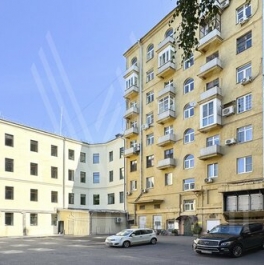 Продажа 4-комн квартиры на вторичном рынке ул Тверская,  д. 19