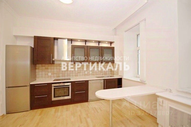 Аренда 4-комн квартиры на вторичном рынке Последний переулок, 19