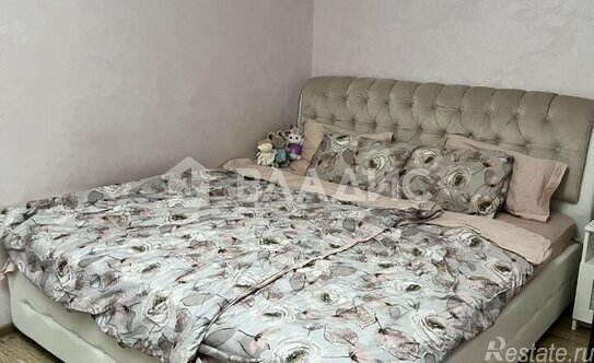 Продажа 5-комн квартиры на вторичном рынке Химки, улица Лётчика Ивана Фёдорова,  д. 6