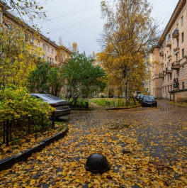 Продажа 4-комн квартиры на вторичном рынке Среднеохтинский проспект,  д. 4