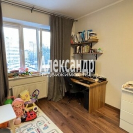 Продажа 2-комн квартиры на вторичном рынке улица Оптиков,  д. 52 к1