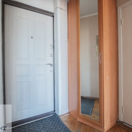 Продажа 1-комн квартиры на вторичном рынке ул Изумрудная,  д. 20