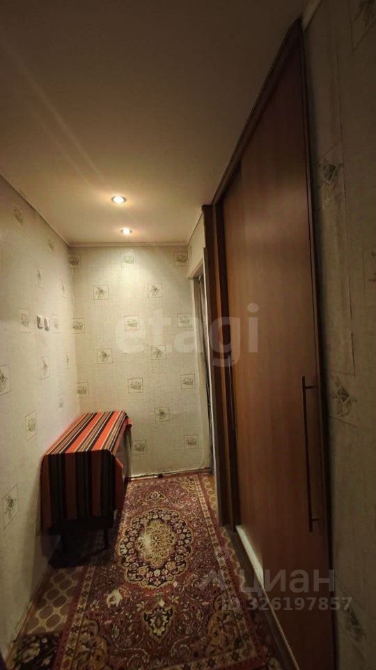 Аренда 2-комн квартиры на вторичном рынке Кириши, улица Строителей, 2