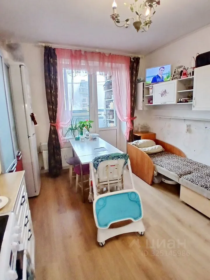 Продажа 2-комн квартиры на вторичном рынке пос. Песочный, Садовая улица, 81