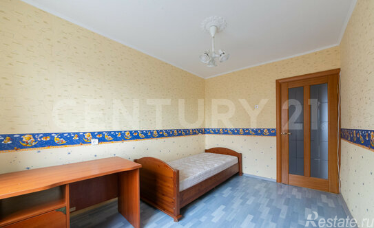 Продажа 3-комн квартиры на вторичном рынке Ветеранов пр-кт,  д. 114,  к. 1