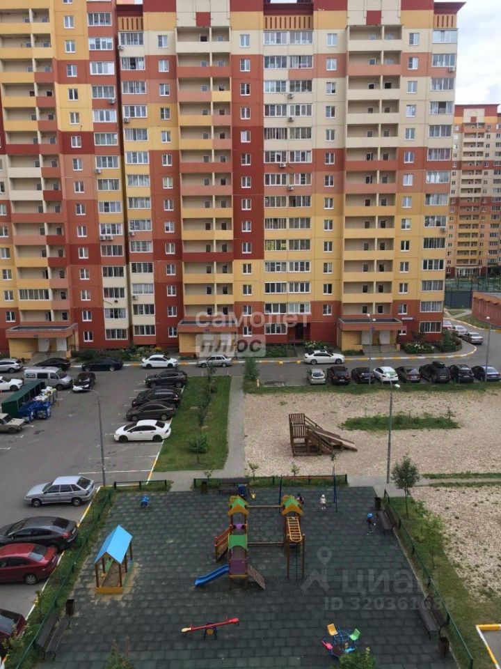 Продажа 3-комн квартиры на вторичном рынке Новые Островцы мкр, д. Островцы, улица Баулинская, 4