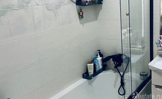 Продажа 1-комн квартиры на вторичном рынке Леонидовка, улица Красная Горка