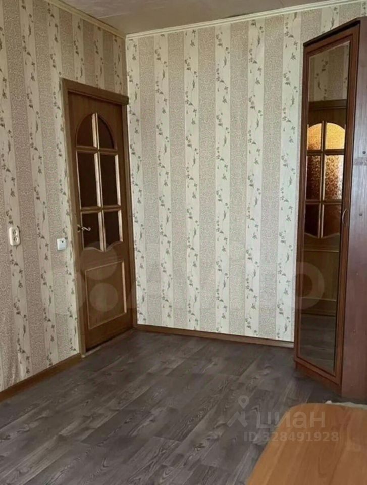 Продажа 2-комн квартиры на вторичном рынке пос. Металлострой, улица Богайчука, 16
