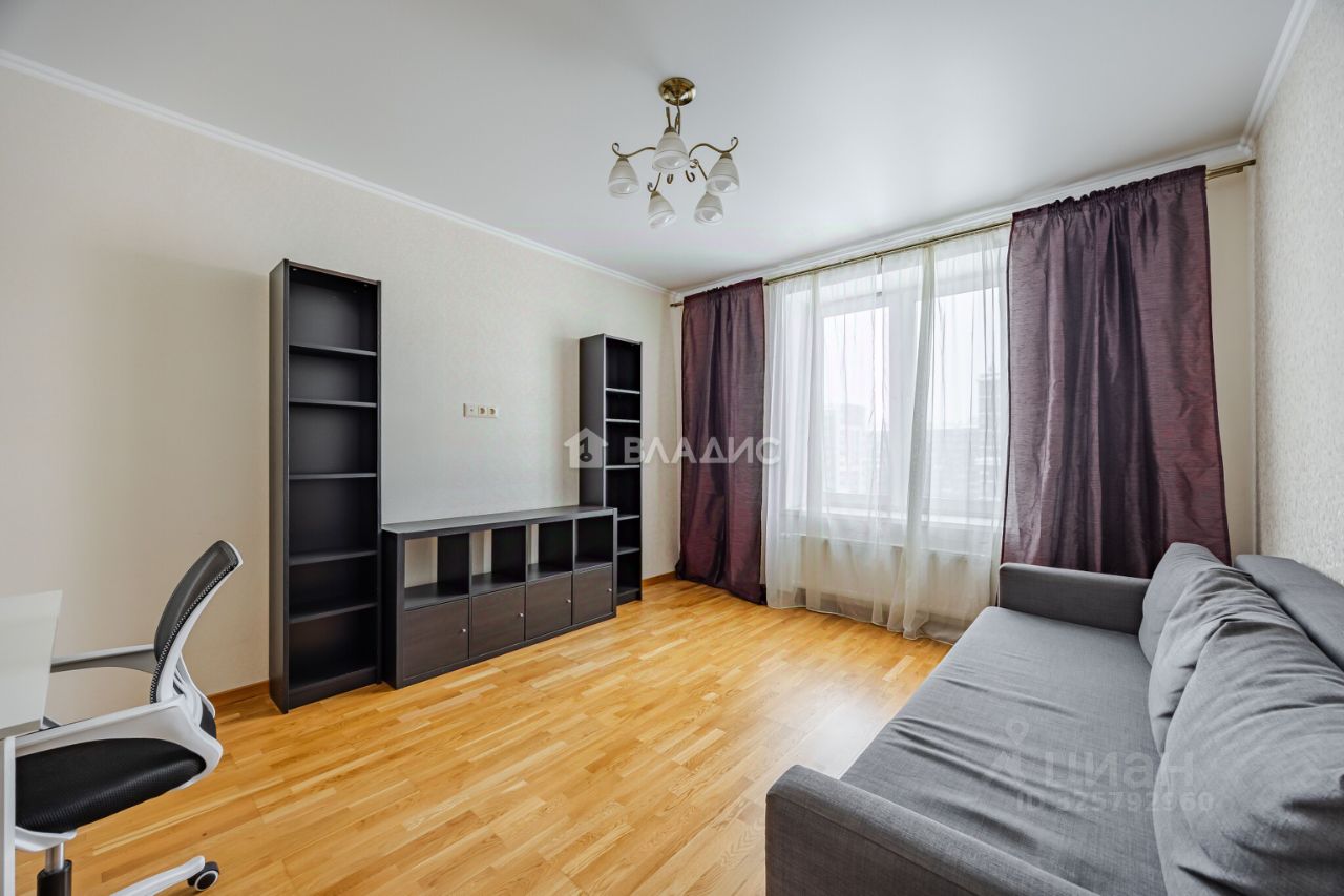 Продажа 3-комн квартиры на вторичном рынке Кудрово г., проспект Строителей, 4