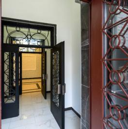 Продажа 2-комн квартиры на вторичном рынке Московский пр-кт,  д. 73,  к. 5