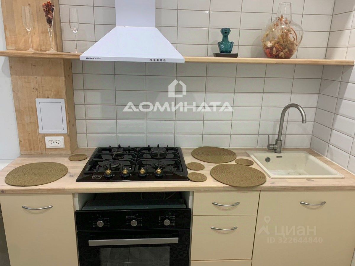 Продажа 2-комн квартиры на вторичном рынке Красный Бор пгт, улица Комсомольская, 23
