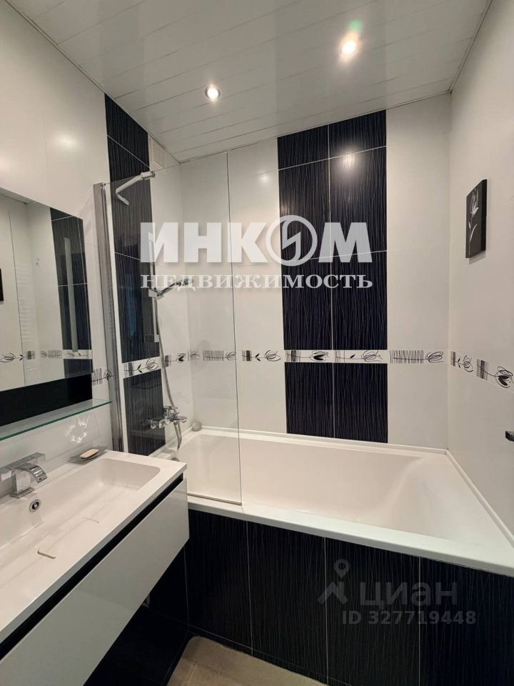 Продажа 3-комн квартиры на вторичном рынке Одинцово, улица Маршала Жукова, 11А
