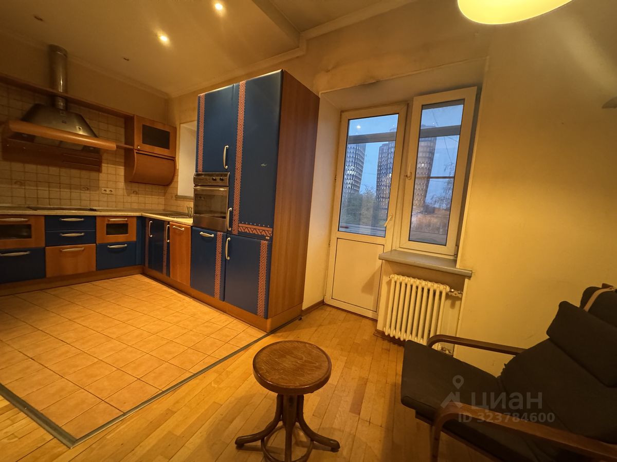 Продажа 3-комн квартиры на вторичном рынке Дружинниковская улица, 11/2