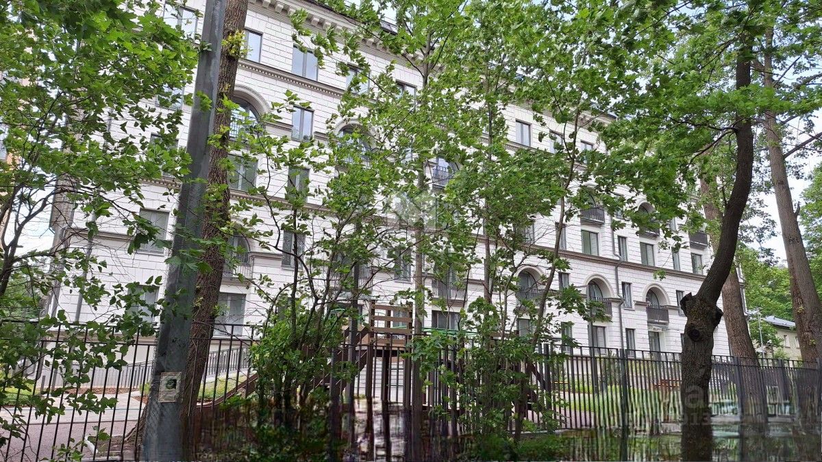 Продажа 2-комн квартиры на вторичном рынке Зеленогорская улица, 3