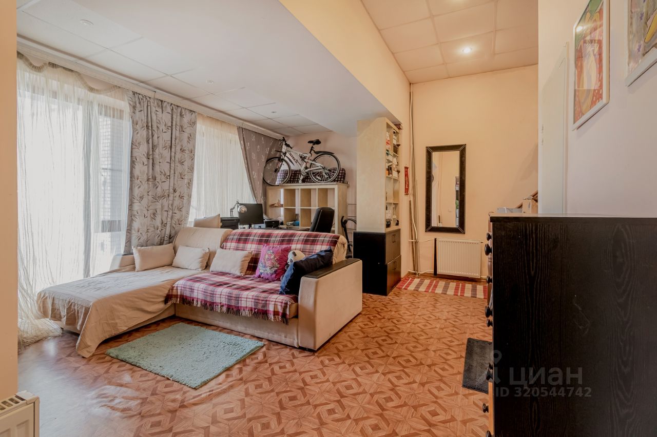 Продажа 2-комн квартиры на вторичном рынке Загребский бульвар, 19К1